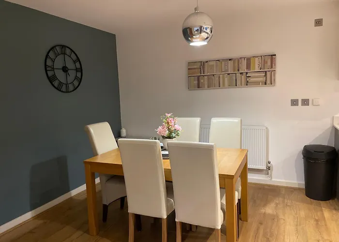 2 Bed, 2 Bath Apartment In Guildford Town Centre With Parking!