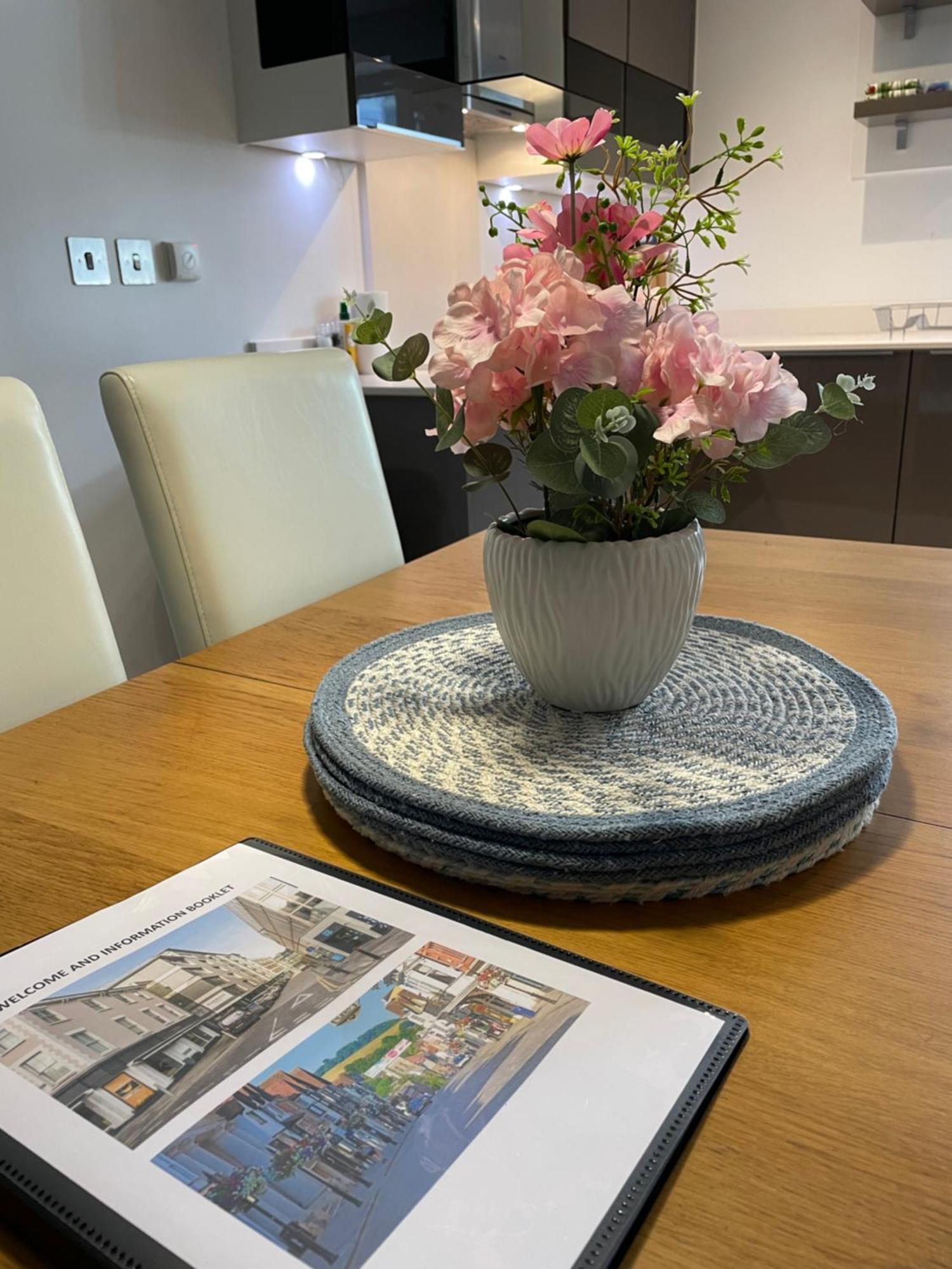 2 Bed, 2 Bath In Town Centre With Parking!
